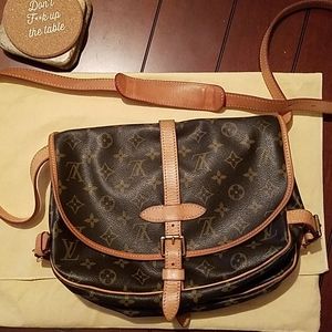 Louis Vuitton Saumur 30